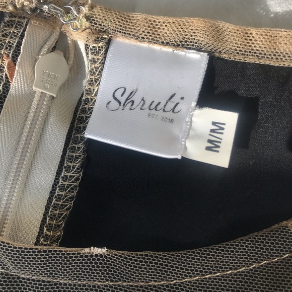 Floral Embroidered Lace Dress - Picture 6 of 10